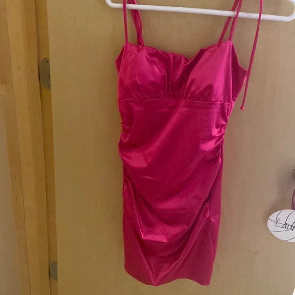 Pink mini dress - Picture 2 of 3